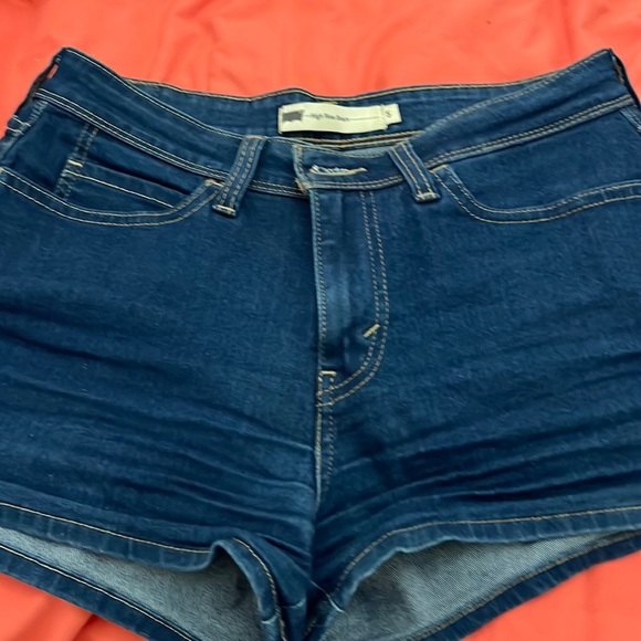 Levi shorts - Picture 1 of 4
